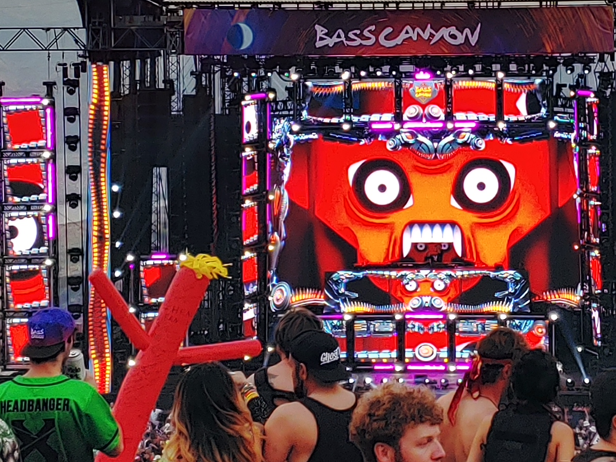 a bass canyon stage